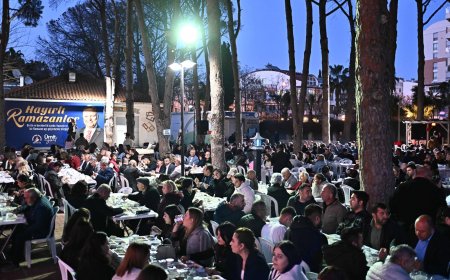Muratpaşa’da Kardeşlik Sofrası: 2 Bin Kişi Aynı İftarda Buluştu