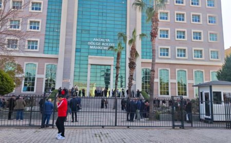 Antalya’da Dev Yolsuzluk Davası Başladı: 702 Sayfalık İddianame Hakim Karşısında