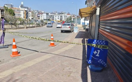 Antalya’da Komşu Esnaflar Arasında Silahlı Kavga: 22 Yaşındaki Genç Hayatını Kaybetti