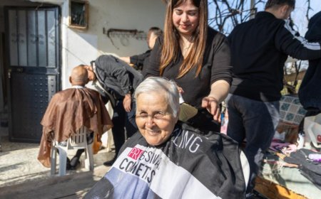 Manavgat’ta Bayram Sevinci Kırsala Taşındı: Ücretsiz Kuaför Hizmeti