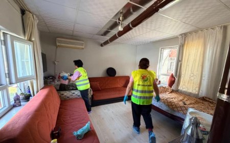 Kepez Belediyesi, yaklaşan bayram öncesi şehit ve gazi ailelerinin evlerini temizleyerek onlara destek oldu.