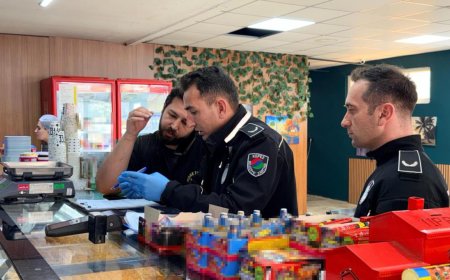 Kepez’de Bayram Öncesi "Tatlı" Mesai: Hijyen ve Etiket Denetimi