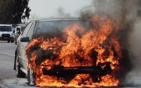 Manavgat'ta Korkutan Yangın! Araba Küle Döndü