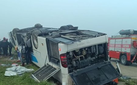 Adana’da Yolcu Otobüsü Devrildi: 2 Ölü, 19 Yaralı.