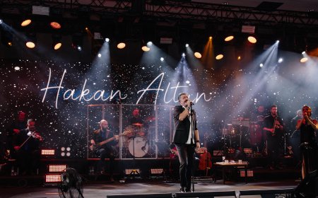 Hakan Altun Bayramın İlk Gününde Antalya’da Sahne Aldı: Tatilciler Eğlenceye Doydu