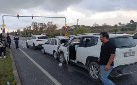 Alanya-Manavgat Yolunda Zincirleme Kaza: Yaralılar Hastaneye Kaldırıldı