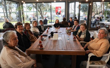 Antalya’nın Yaşayan Efsanesi: Barbaros Aile Çay Bahçesi Kent Hafızasını Taze tutuyor