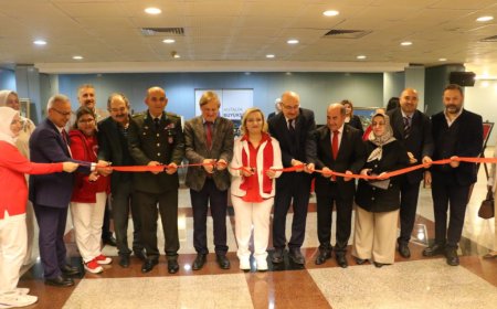 Antalya’da Sanat Dolu Buluşma: Önce Sergi Açılışı, Sonra Türkü Ziyafeti!