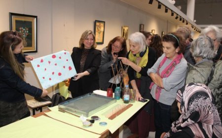 Akdeniz Üniversitesi’nde Sanatın Yaşı Yok: 60+ Öğrenciler Atölyeye İndi!