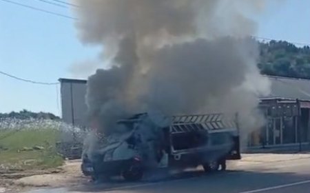 Karton Yüklü Araç Kül Oldu: Serik’te Korkutan Yangın.