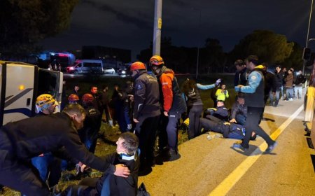 Antalya’da Korkutan Kaza: Ceza İnfaz Kurumu Servisi Devrildi!