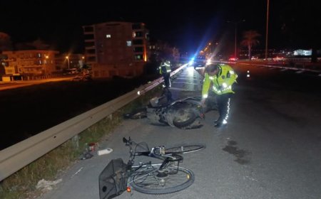 Manavgat'ta Feci Kaza: Alkollü Motosiklet Sürücüsü Bisikletliye Çarptı, 2 Ağır Yaralı