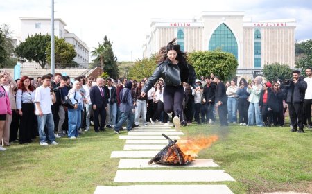 ALKÜ’de Nevruz Coşkusu: Ateş Yakıldı, Demir Dövüldü, Halaylar Çekildi