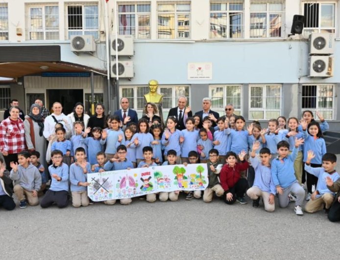 Kepez’de 32 Bin Öğrenciye Göz Taraması: Başkan Kocagöz Miniklerle Bir Araya Geldi