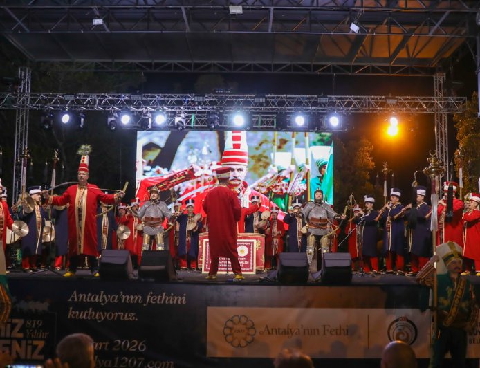 Antalya’da Fetih Coşkusu: Mehteran Birliği Ramazan Şenliklerine Damga Vurdu