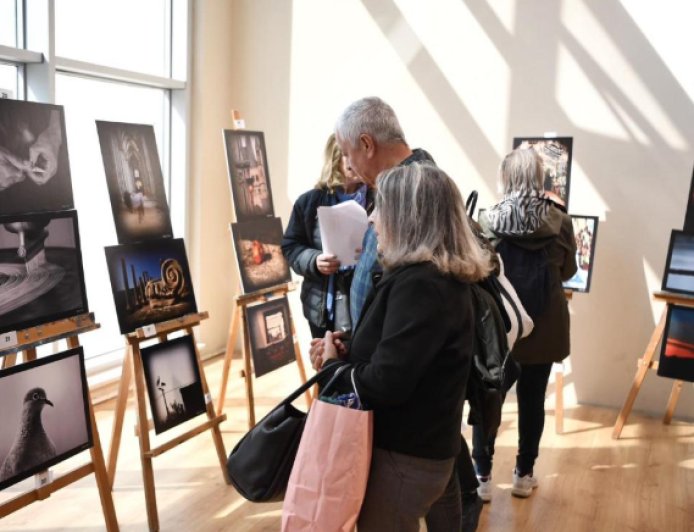 8 Mart Coşkusu Sanatla Buluştu: Kadın Gözünden Zamanın İzleri