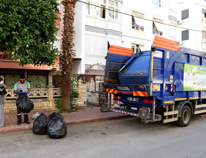 Muratpaşa’dan Türkiye’ye Çevre Köprüsü: Çevreci Komşu Kart Bakanlığa İlham Oldu