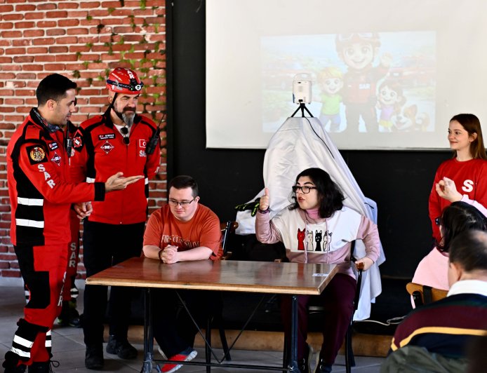 Muratpaşa’dan özel gereksinimli bireylere afet farkındalık eğitimi