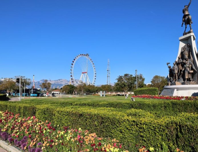 Antalya Baharın Renklerine Bürünüyor: 4 Milyon Çiçek Toprakla Buluşuyor