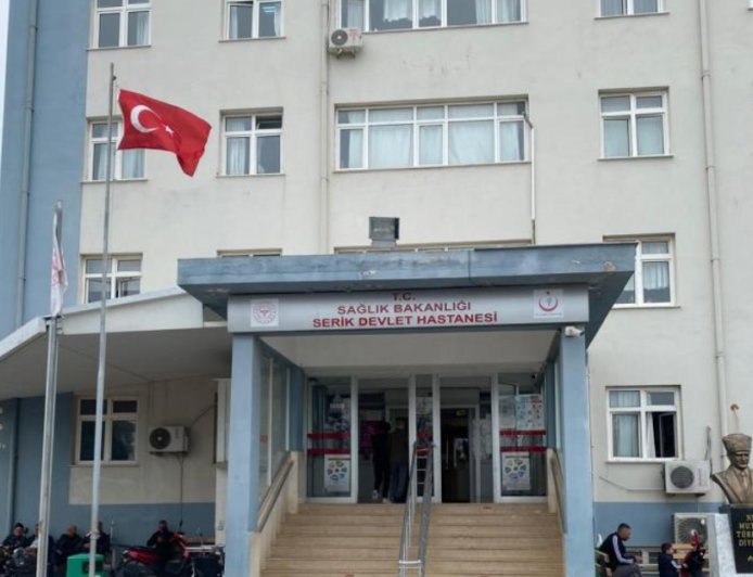 Serik’te Sağlık Çalışanlarına Saldırı: "Bakılmıyor" İddiasıyla Görev Başındaki Ekibe Saldırdılar