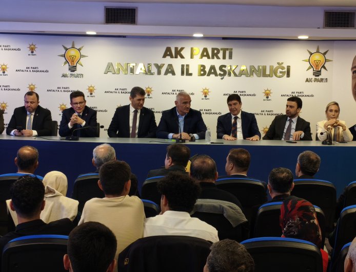 Antalya’da Turizm Zirvede: Ersoy’dan Halk Plajı Müjdesi