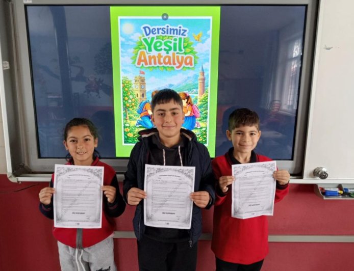 Bu Kez Ders Kitaptan Değil, Doğadan: 'Dersimiz Yeşil Antalya'.