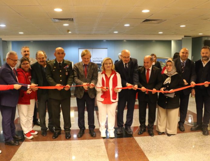 Antalya’da Sanat Dolu Buluşma: Önce Sergi Açılışı, Sonra Türkü Ziyafeti!