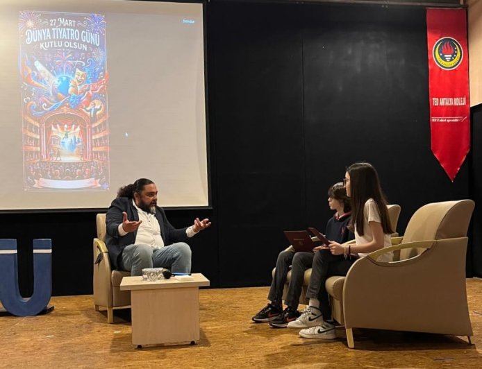 Antalya Devlet Tiyatrosu Müdürü Gökhan Tüzün, TED Kürsü'sünde Gençlerle Buluştu...