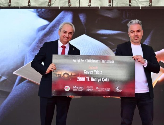 Kepez Kitap Fuarı’nda Görkemli Ödül Töreni: Ev Kütüphaneleri Yarıştı