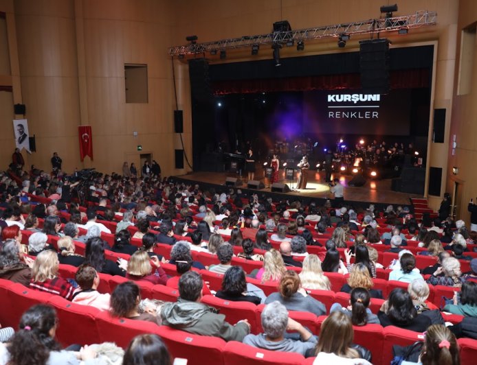 Antalya’da Sezen Aksu Rüzgarı: Unutulmaz Şarkılarla Duygu Dolu Gece