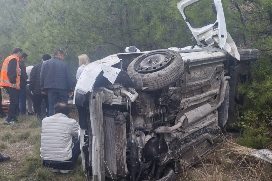 Akseki-Manavgat Karayolunda Hafif Ticari Araç Şarampole Devrildi: 1’i Ağır 6 Yaralı
