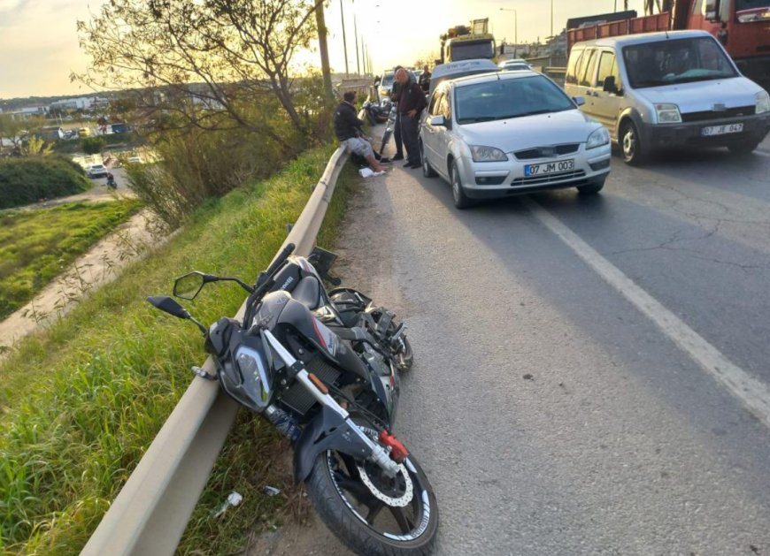 Antalya-Alanya Yolunda Korkutan Kaza: Motosikletler Çarpıştı, 3 Kişi Yaralandı