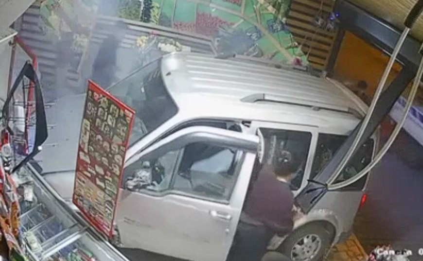 Gazipaşa’da İnanılmaz Kaza! Markete Giren Sürücüye Rekor Ceza!