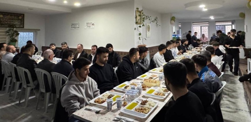 Gazipaşa’da Gönül Sofrası: Protokol ve Üniversiteliler İftarda Buluştu