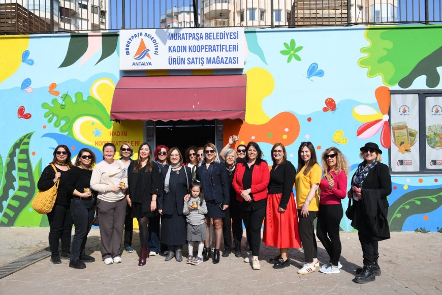 Köyden Atölyeye: Antalya Köy Pazarı’nın Balları Muma Dönüştü