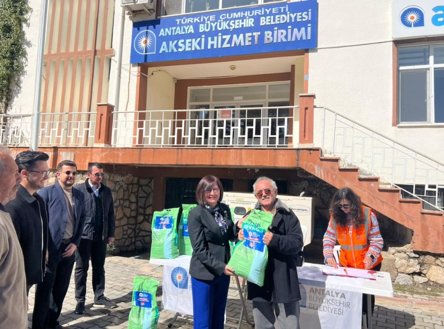Antalya Büyükşehir Belediyesi Aksekili Meyve Üreticilerini Unutmadı
