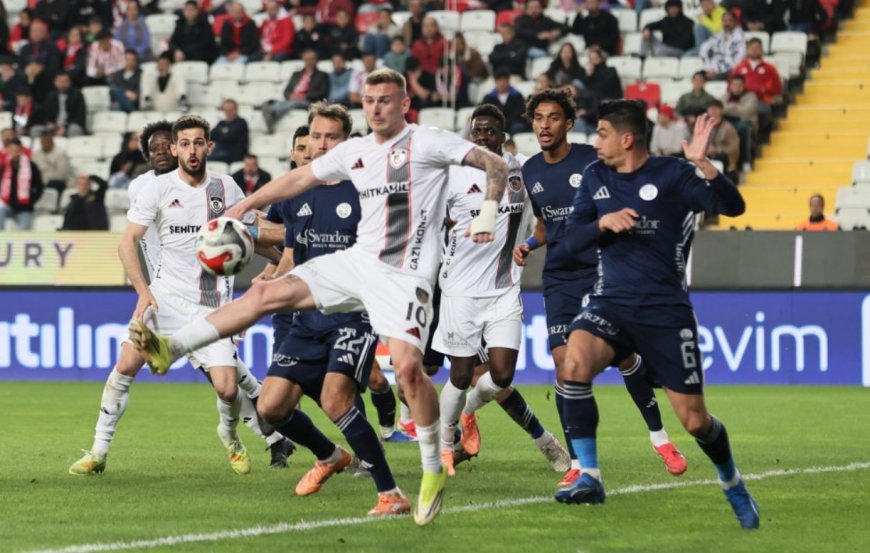 Antalyaspor Taraftarını Üzdü: Sahasında Farklı Mağlup