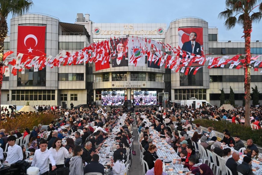 Kepez’de 5 Bin Kişilik Vefa Sofrası: Birlik ve Beraberlik Kadir Gecesi’nde Taçlandı