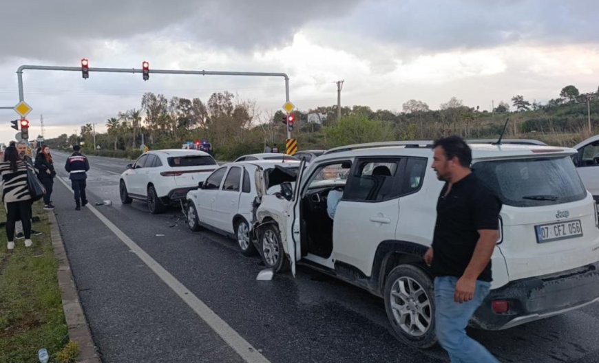 Alanya-Manavgat Yolunda Zincirleme Kaza: Yaralılar Hastaneye Kaldırıldı