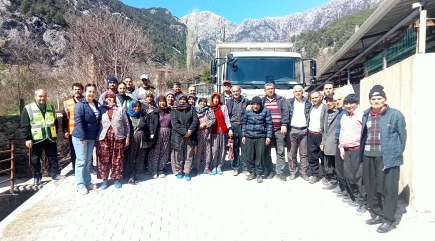 Antalya Büyükşehir’ Belediyesinden Kırsala İpek Dokunuşu: 35 Üreticiye 565 Besleme Tablası