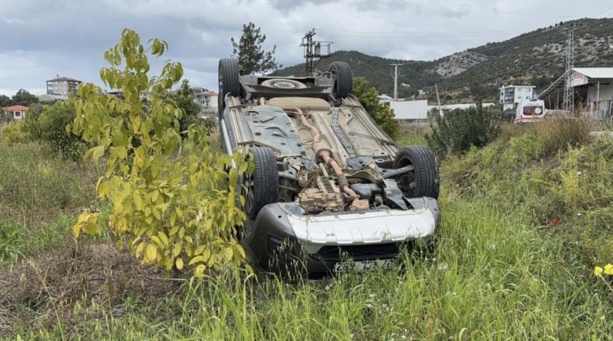 Gazipaşa'da Trafik Kazası: Takla Atan Araçtan Yaralı Çıkarıldı.