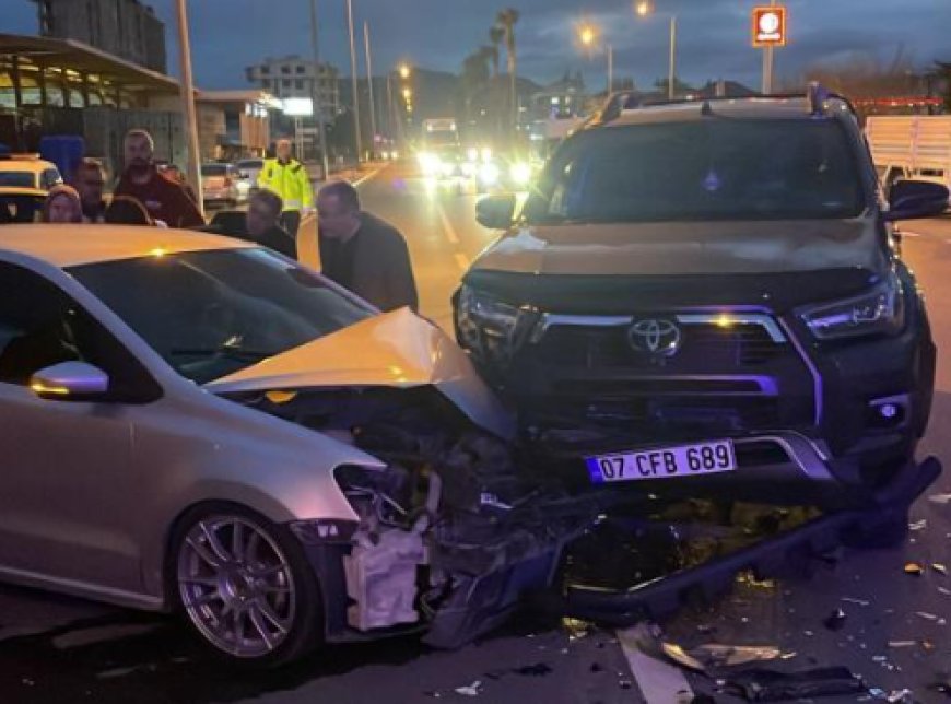 Gazipaşa’da Kaza Bilançosu: 5 Yaralı, 1 Kişinin Hayati Tehlikesi Sürüyor.