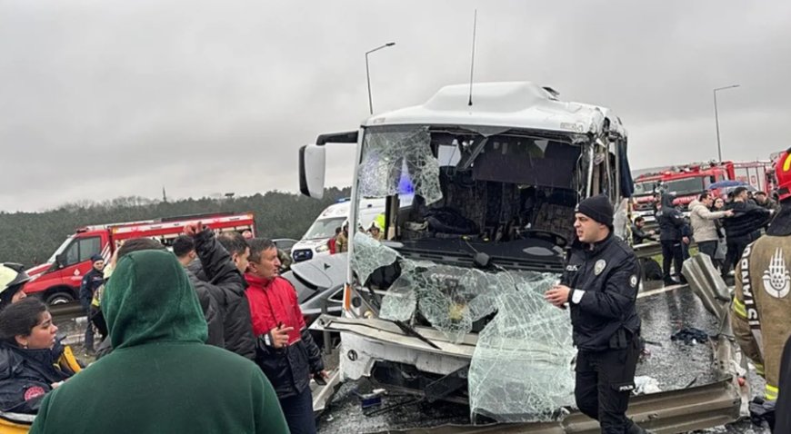İstanbul’da Zincirleme Trafik Kazası: 1 Polis Şehit Oldu, 16 Polis Yaralandı