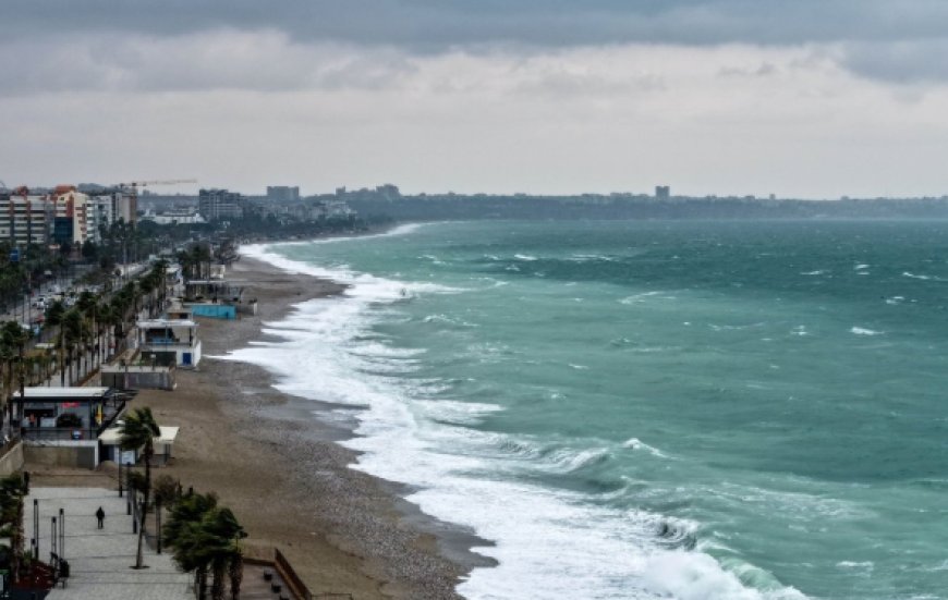 Kaş-Finike Hattında Fırtına Alarmı: Hızı 75 Kilometreyi Bulacak!