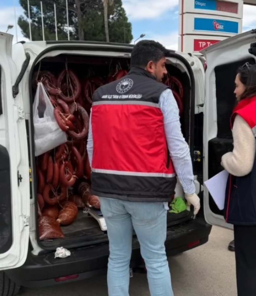 Serik’te "Zehir" Operasyonu: 176 Kilogram Küflü Sucuk Ele Geçirildi!