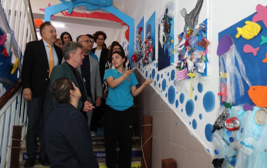 Atıklar Sanata Dönüştü: Antalyalı Öğrencilerden "Deniz Canlıları" Sergisi