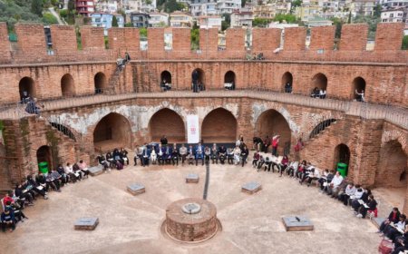 Alanya’da Tarih Okundu: Kızılkule’nin Gölgesinde Dev Kitap Etkinliği