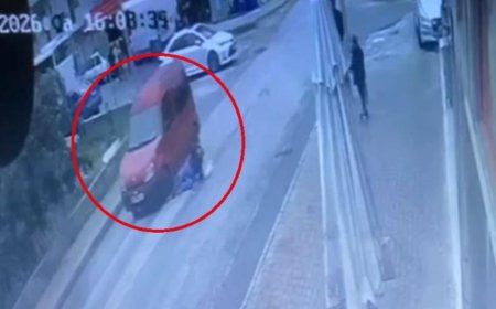 Manavgat'ta Korkutan Kaza: Aracın Altında Kalan Genç Kızı Sürücü Geri Manevrayla Kurtardı