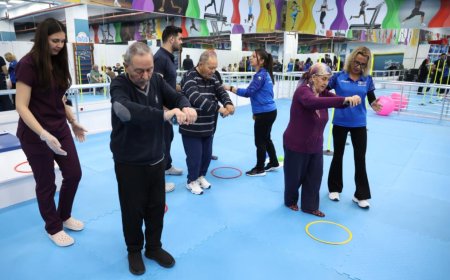 Antalya Büyükşehir, Parkinson Hastalarını Yalnız Bırakmadı
