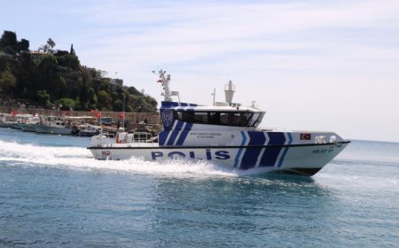 Antalya Deniz Polisi'nden Güvenli Sezon Mesaisi